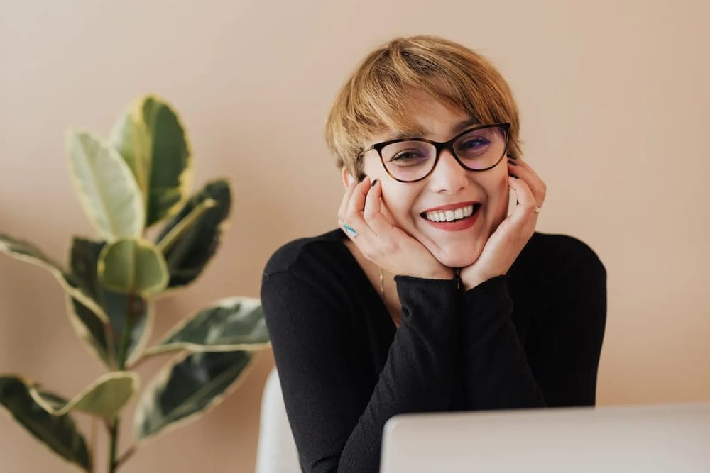 Rutina de skincare para la vuelta a la oficina: piel, aire acondicionado y pantallas en septiembre