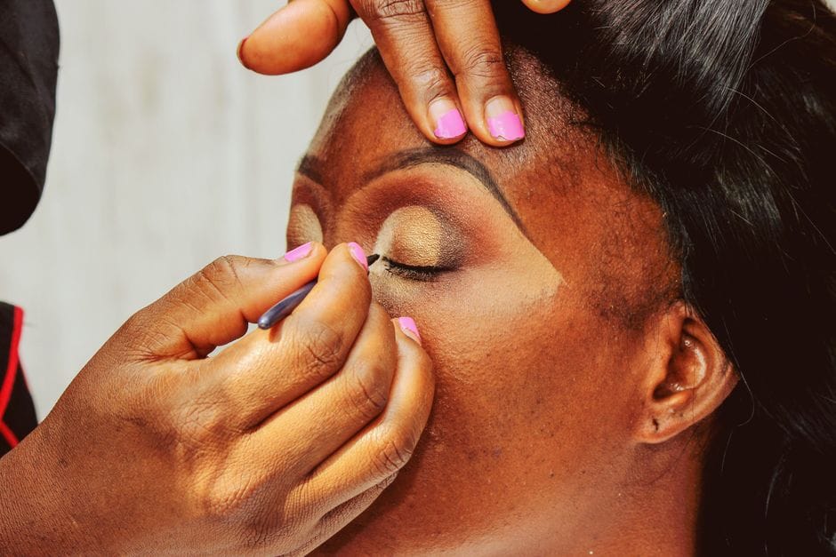 Cejas con forma: enmarcar la mirada sin pasarse
