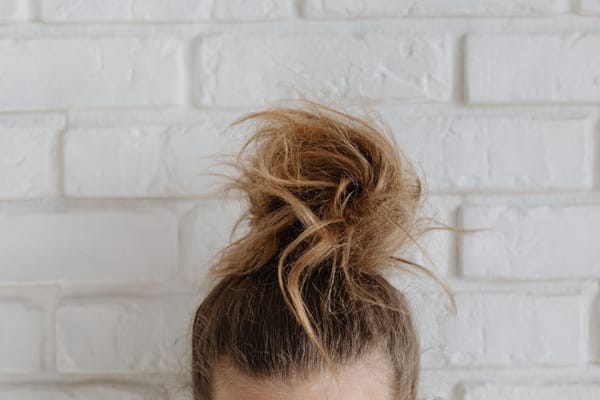 Cabello graso en las raíces y seco en las puntas
