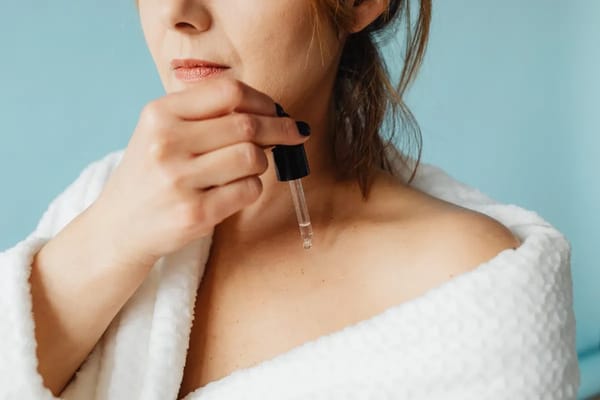 Piel post-verano: cómo recuperar la rutina de retinol y exfoliantes sin castigar la piel